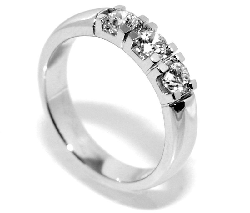 Spesialpris! Alliansering med diamanter 0.60 carat w.si