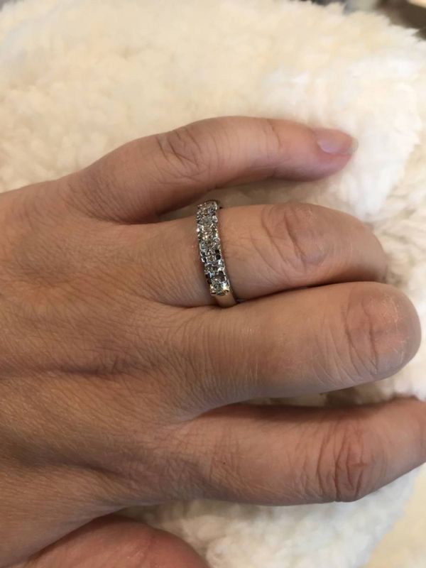Spesialpris! Alliansering med 0.50 carat diamanter